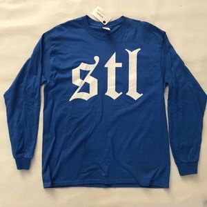 NEW STL OLD ENGLISH SCRIPT ST LOUIS LONG SLEEVE